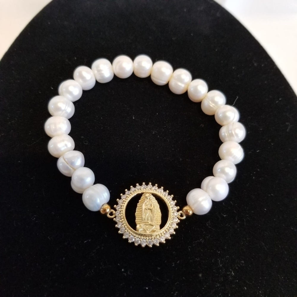 Pulsera de Virgencita de Guadalupe. Color Perla